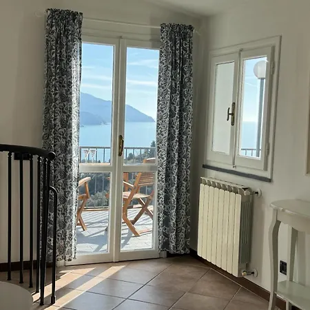 Con Vista Mozzafiato Sul Mare - מונטרוסו אל מארה